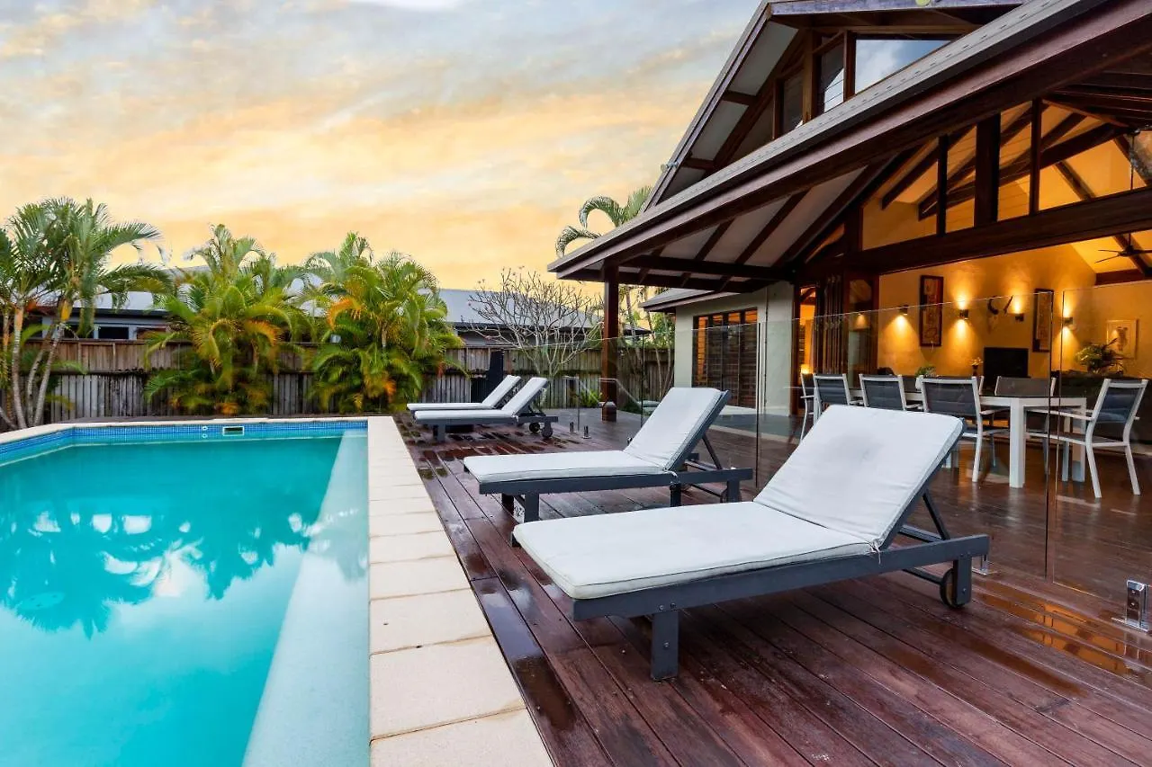 Indah Port Douglas 0*,  Australia