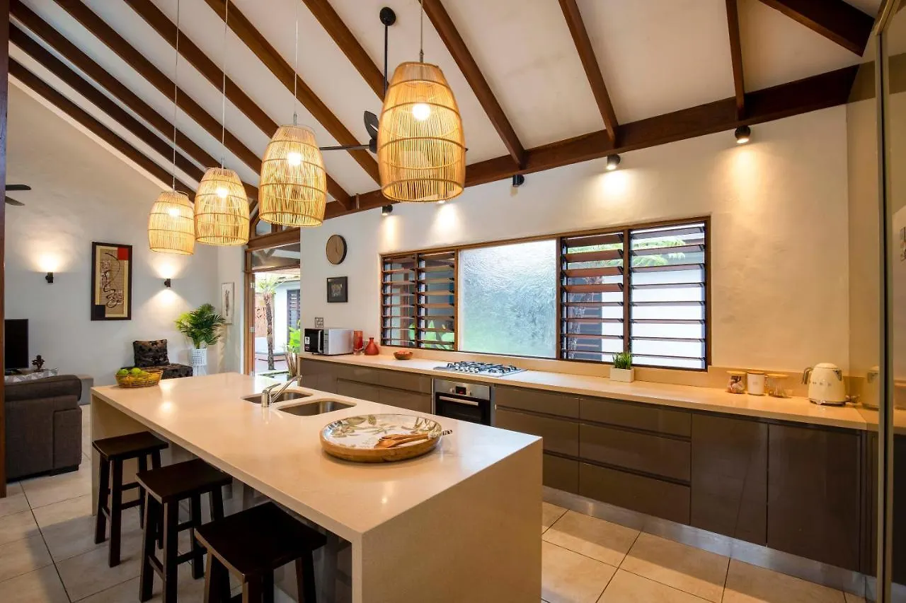 Indah Port Douglas Villa