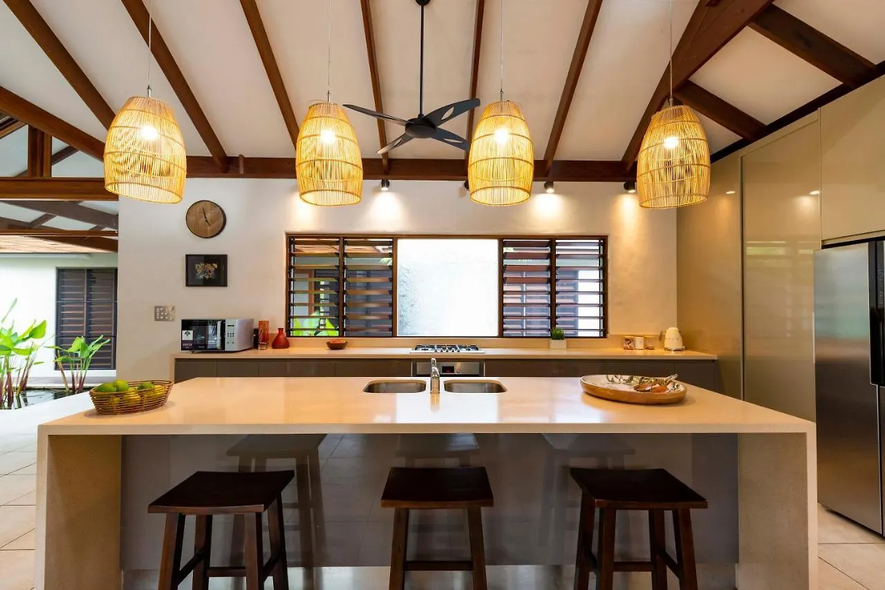 Indah Port Douglas Villa